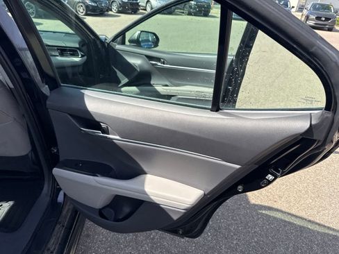 Used 2019 Toyota Camry SE FWD image 24