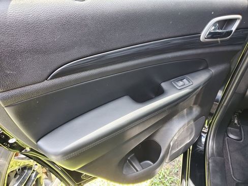 Used 2020 Jeep Grand Cherokee Altitude image 9