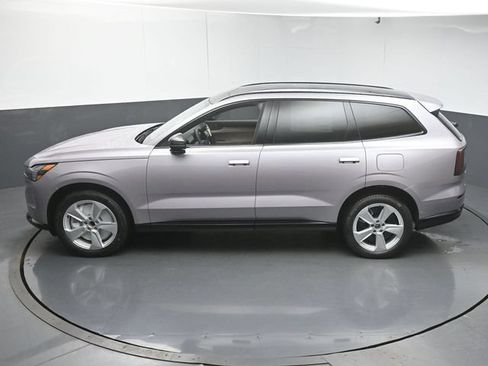 Used 2026 Volvo EX90 Plus RWD image 42