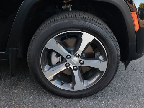 New 2026 Jeep Grand Cherokee L Limited RWD image 8