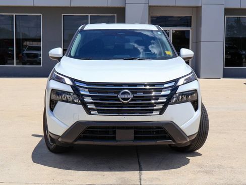 Certified 2026 Nissan Rogue SV w/ Cold Weather Package FWD image 23