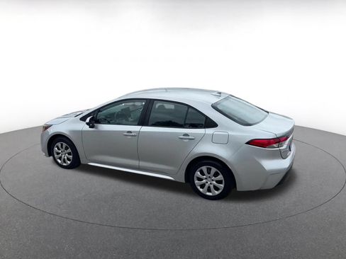 Used 2025 Toyota Corolla LE FWD image 10