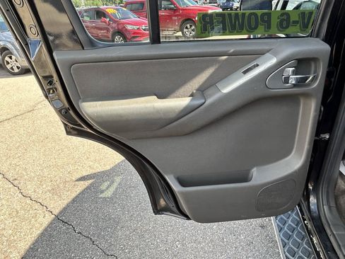 Used 2011 Nissan Pathfinder S AWD/4WD image 14