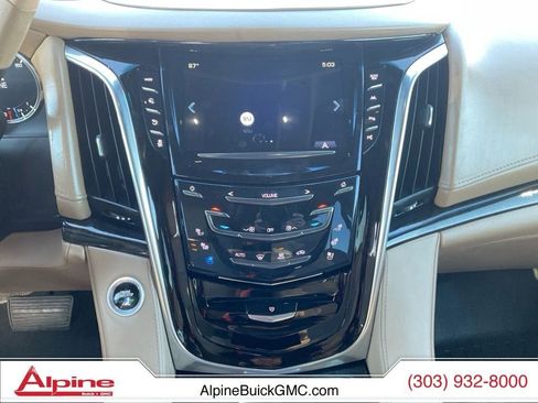 Used 2020 Cadillac Escalade ESV Platinum image 11