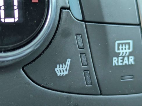 Used 2022 Chevrolet Equinox LT w/ Driver Convenience Package AWD/4WD image 22