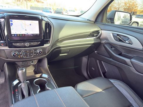 Used 2020 Chevrolet Traverse RS image 29