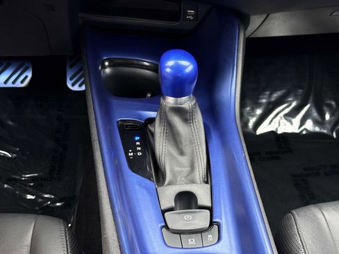 Used 2021 Toyota C-HR Limited image 7