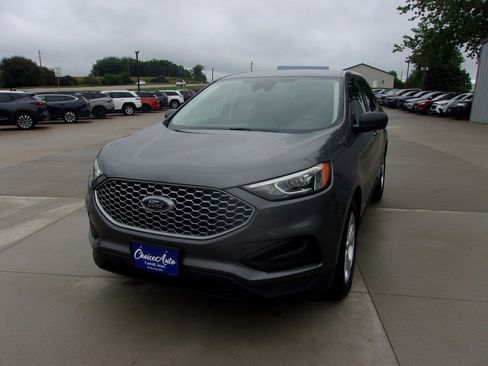 Used 2024 Ford Edge SE AWD/4WD image 5
