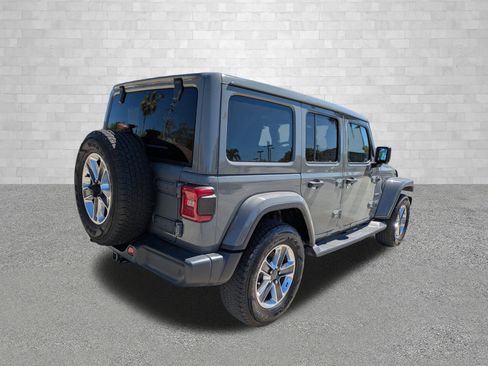 Used 2019 Jeep Wrangler Unlimited Sahara image 2