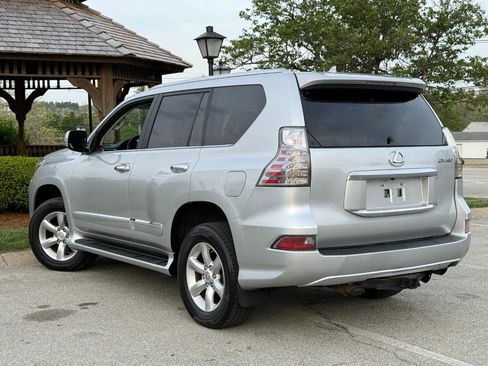 Used 2015 Lexus GX 460 w/ Comfort Package image 7