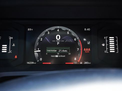 Certified 2025 Toyota Tacoma SR5 AWD/4WD image 40