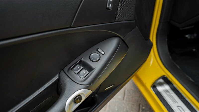 Used 2012 Chevrolet Corvette Grand Sport w/ 2LT Preferred Equipment Group RWD image 27