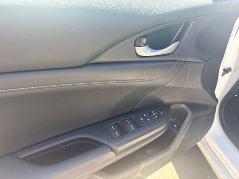 Used 2022 Honda Insight Touring image 9
