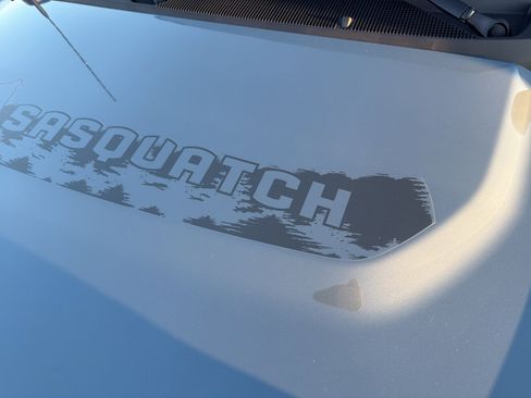 New 2025 Ford Bronco Badlands w/ Sasquatch Package AWD/4WD image 40