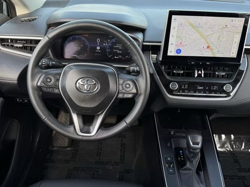 Used 2026 Toyota Corolla Cross XLE w/ Convenience Package FWD image 11