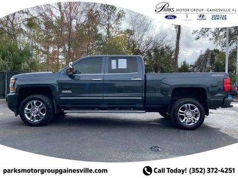 Used 2017 Chevrolet Silverado 2500 High Country w/ Duramax Plus Package image 7