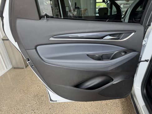 Used 2024 Buick Enclave Premium image 22