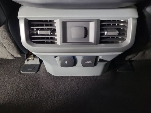 Certified 2022 Ford F150 Lariat w/ Trailer Tow Package AWD/4WD image 17