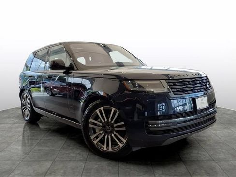 Used 2023 Land Rover Range Rover SE AWD/4WD image 2