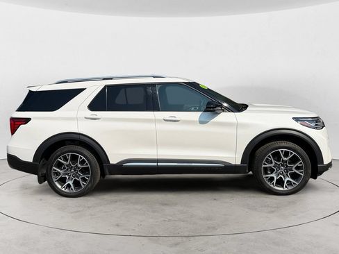 Certified 2025 Ford Explorer Platinum w/ Ultimate Package AWD/4WD image 4