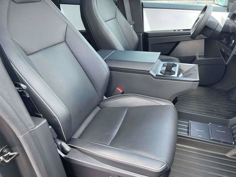 Used 2024 Tesla Cybertruck AWD Crew Cab image 28