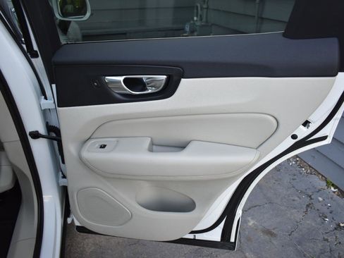 Used 2019 Volvo XC60 T8 Inscription w/ Advanced Package image 38