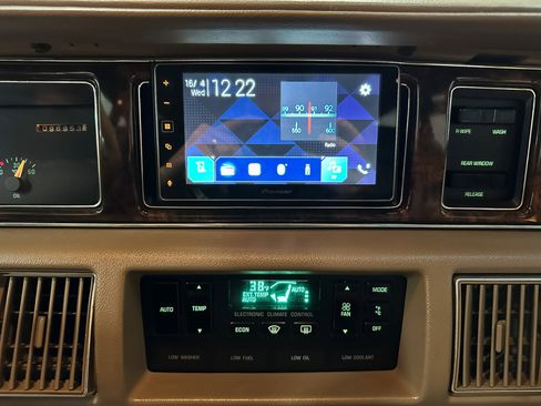 Used 1993 Buick Roadmaster Estate image 25