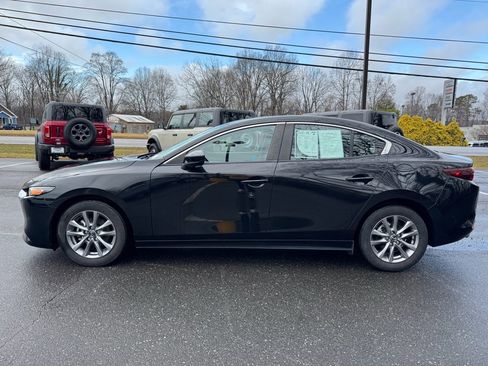 Used 2021 MAZDA MAZDA3 s image 4