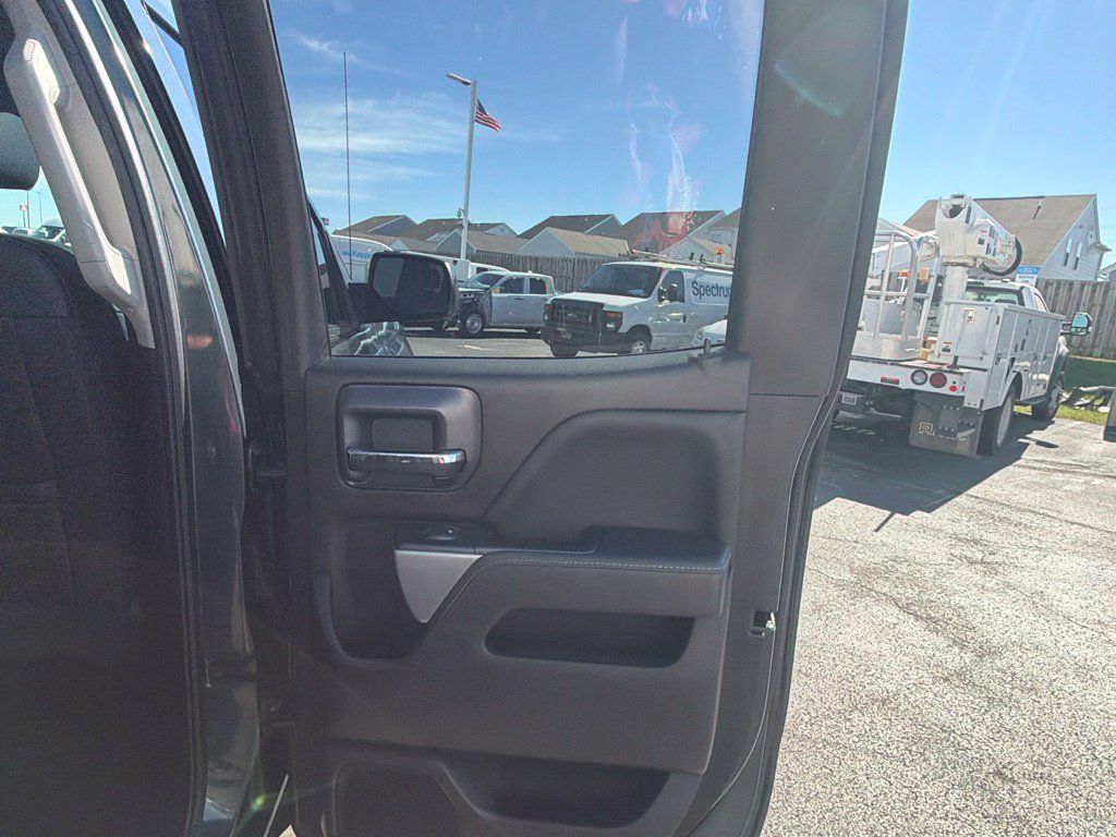 Used 2018 Chevrolet Silverado 1500 LT w/ All Star Edition AWD/4WD image 53