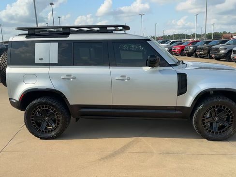 Used 2021 Land Rover Defender 110 X-Dynamic HSE image 2