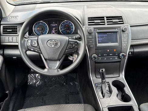 Used 2017 Toyota Camry LE FWD image 23