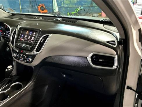 Used 2021 Chevrolet Equinox LS w/ LS Convenience Package image 16