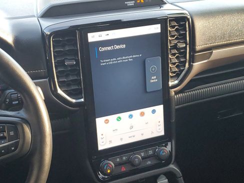 Used 2024 Ford Ranger Lariat w/ Trailer Tow Package image 27