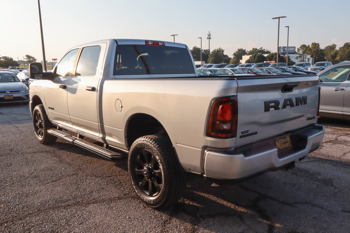 Used 2026 RAM 2500 Big Horn AWD/4WD image 4