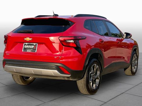 Used 2026 Chevrolet Trax LT FWD image 13