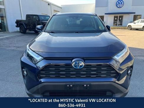 Used 2022 Toyota RAV4 XLE Premium image 3