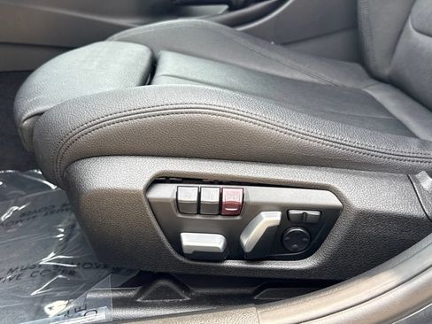 Used 2018 BMW 330i xDrive Sedan AWD/4WD image 23