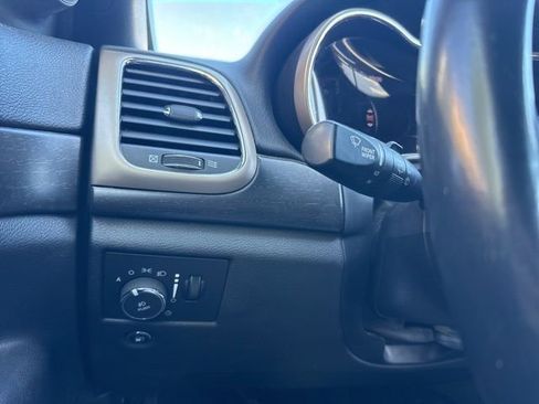 Used 2017 Jeep Grand Cherokee Laredo w/ Quick Order Package 23E image 7