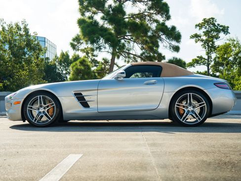 Used 2012 Mercedes-Benz SLS AMG Roadster image 7