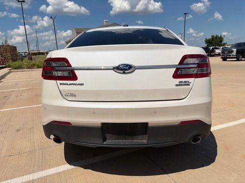 Used 2016 Ford Taurus SEL FWD image 4