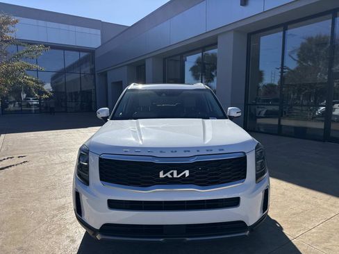 Used 2022 Kia Telluride EX w/ EX Premium Package image 8