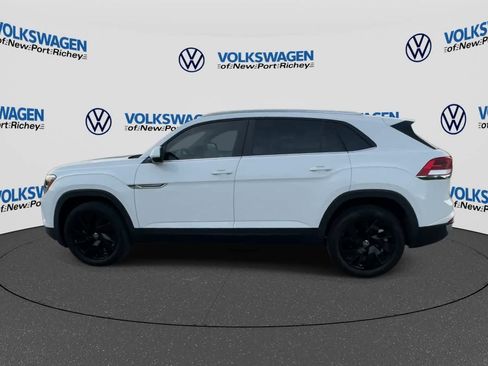Used 2024 Volkswagen Atlas Cross Sport SE w/ Panoramic Sunroof Package FWD image 5