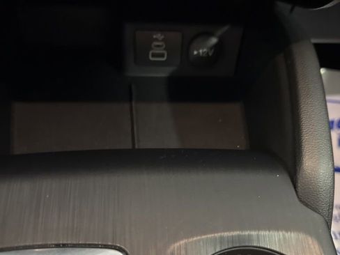 Used 2024 Ford Escape SE image 22