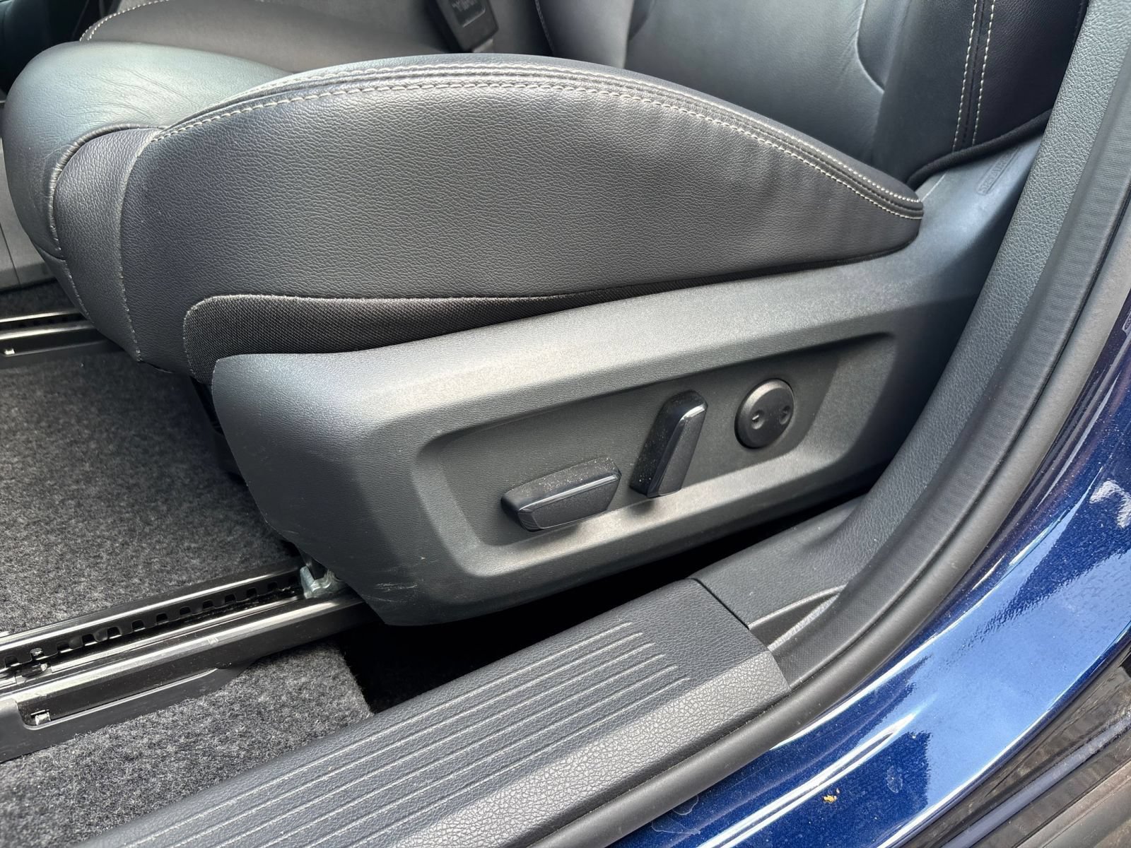Used 2026 Nissan Rogue SL FWD image 22