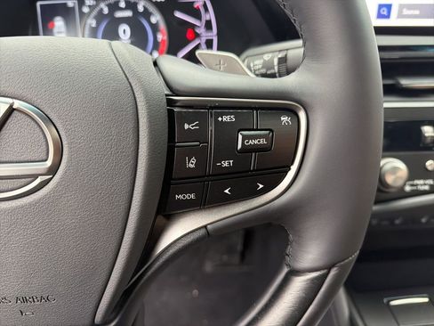 New 2025 Lexus ES 350 Ultra Luxury image 11