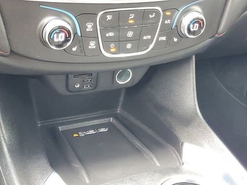 Certified 2023 Chevrolet Traverse RS FWD image 29
