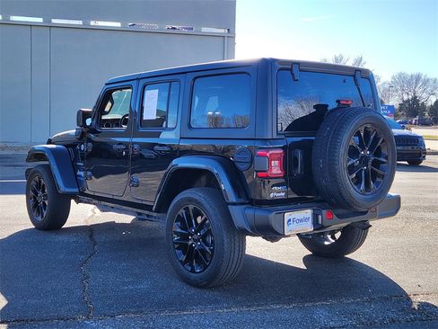 Used 2021 Jeep Wrangler Unlimited Sahara w/ Cold Weather Group image 3