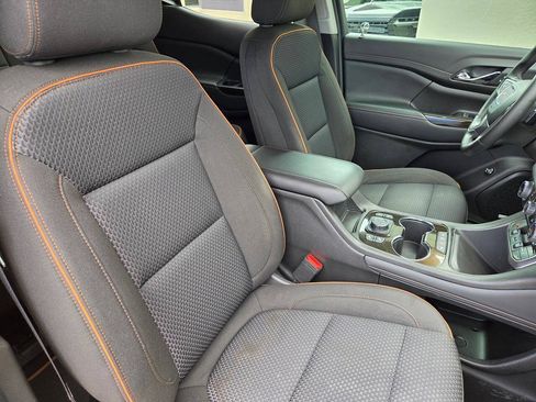 Used 2023 GMC Acadia AT4 AWD/4WD image 9