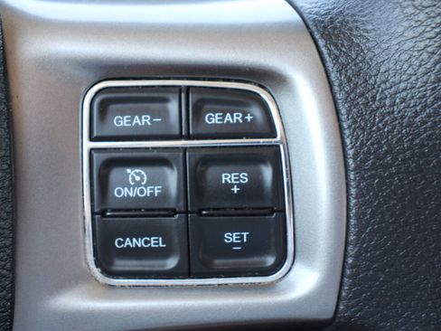 Used 2021 RAM 1500 Classic SLT AWD/4WD image 22