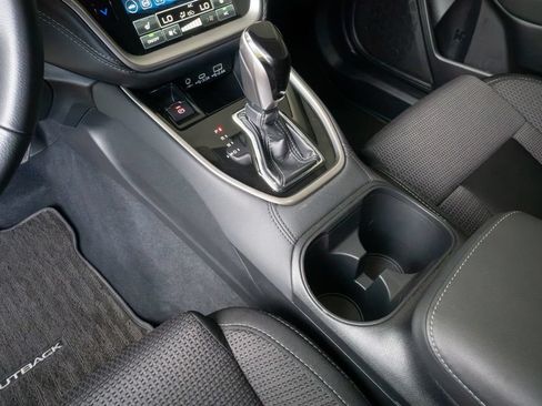 Used 2025 Subaru Outback Premium AWD/4WD image 10
